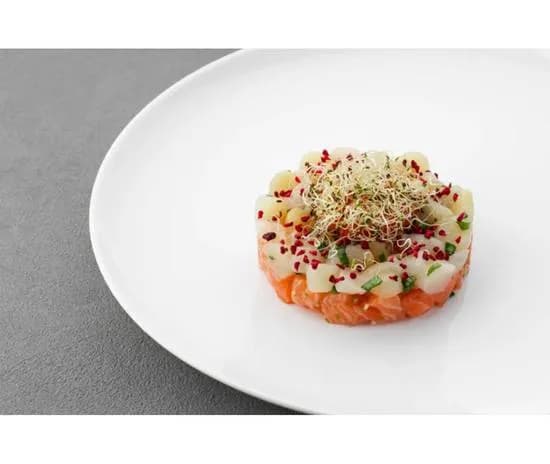 Tatar z łososia i przegrzebek