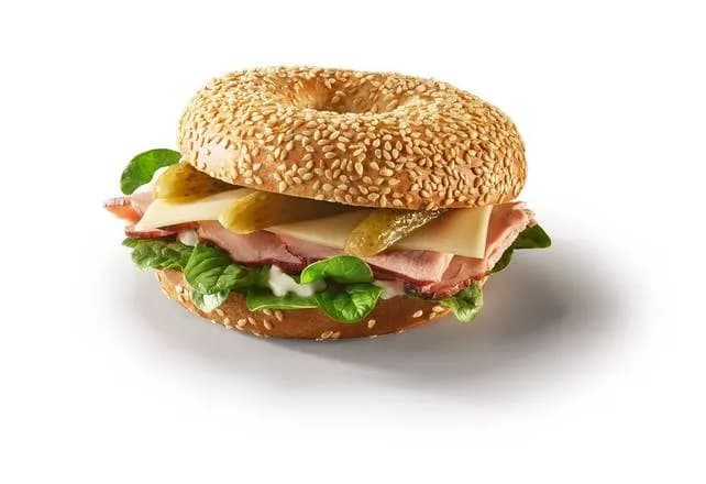 Bajgiel z szynką i serem