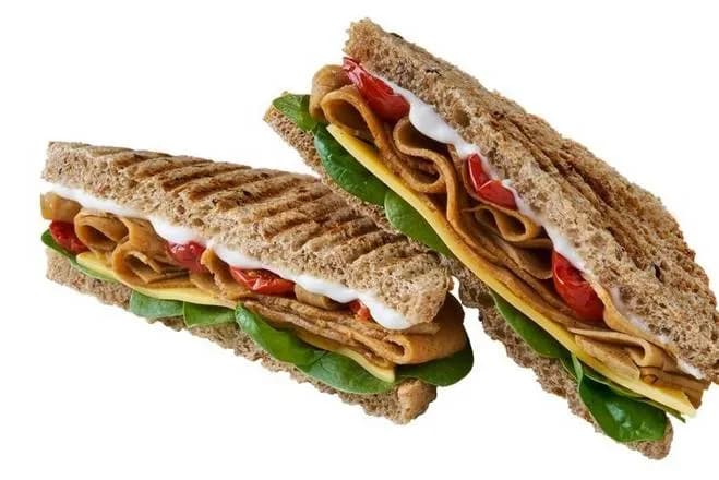 Tost z Roślinnym Qurczakiem®