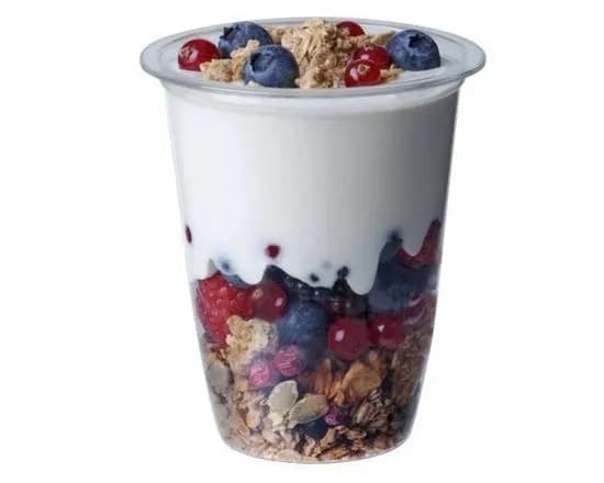 Jogurt z owocami leśnymi