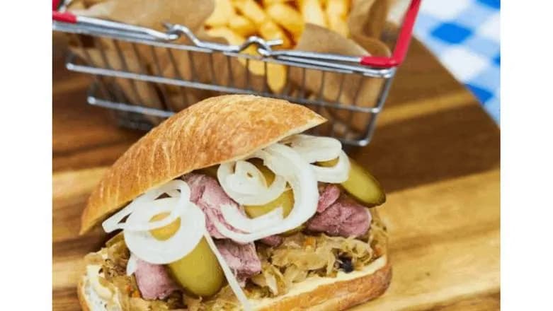 Buła Szarpane Mięso Golonki