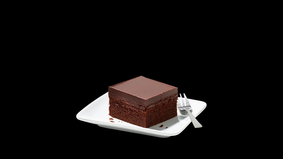 Schokoladenkuchen mit kakaohaltiger Fettglasur