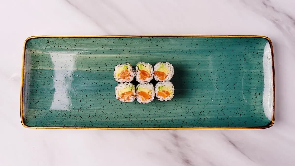 MK5. Sake Avocado Maki