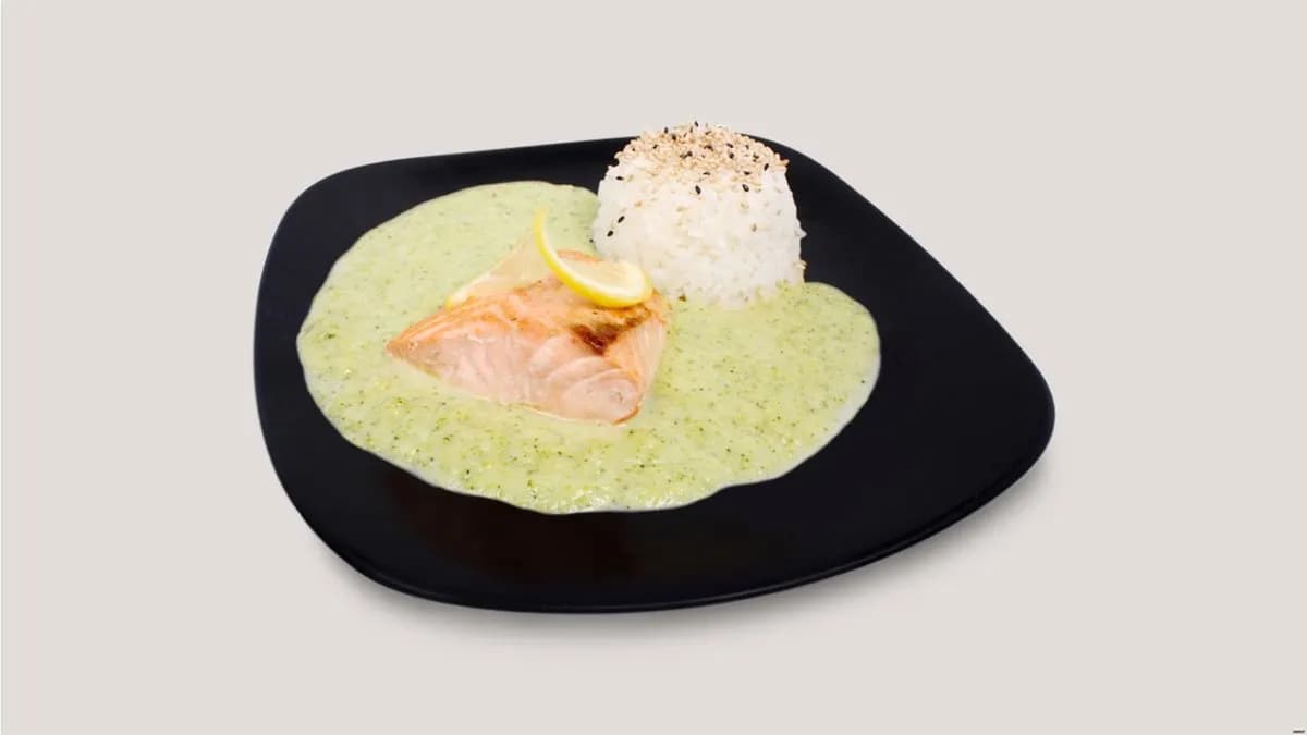91. Salmon Fillet with Broccoli Cream
