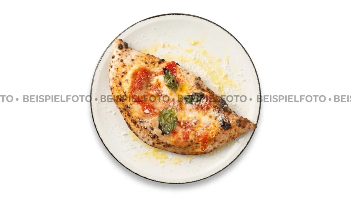 39. Pizza Calzone