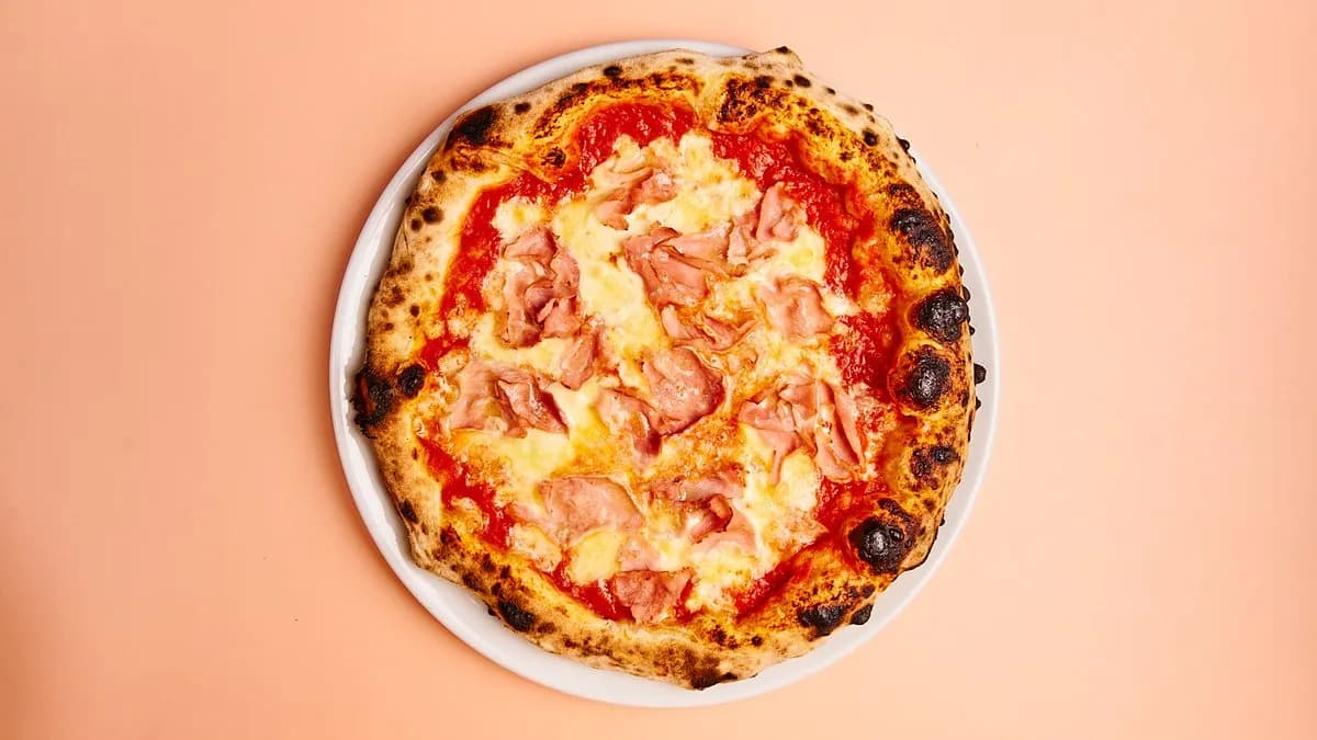 585. Pizza Prosciutto