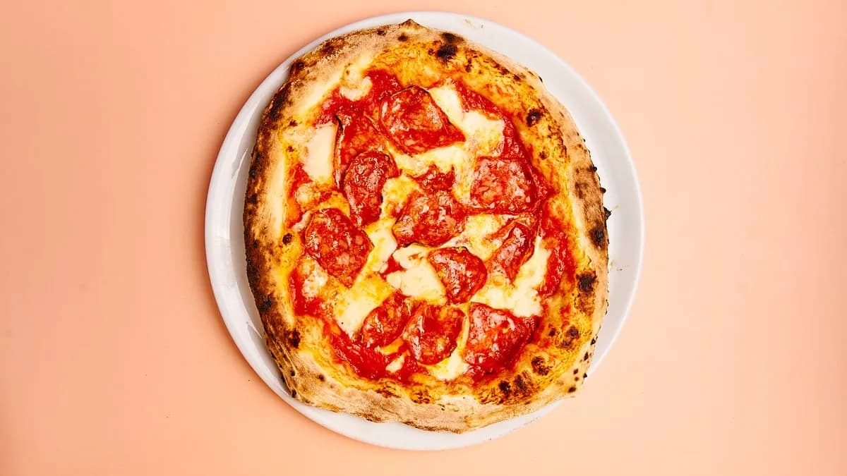 589. Pizza Calabrese