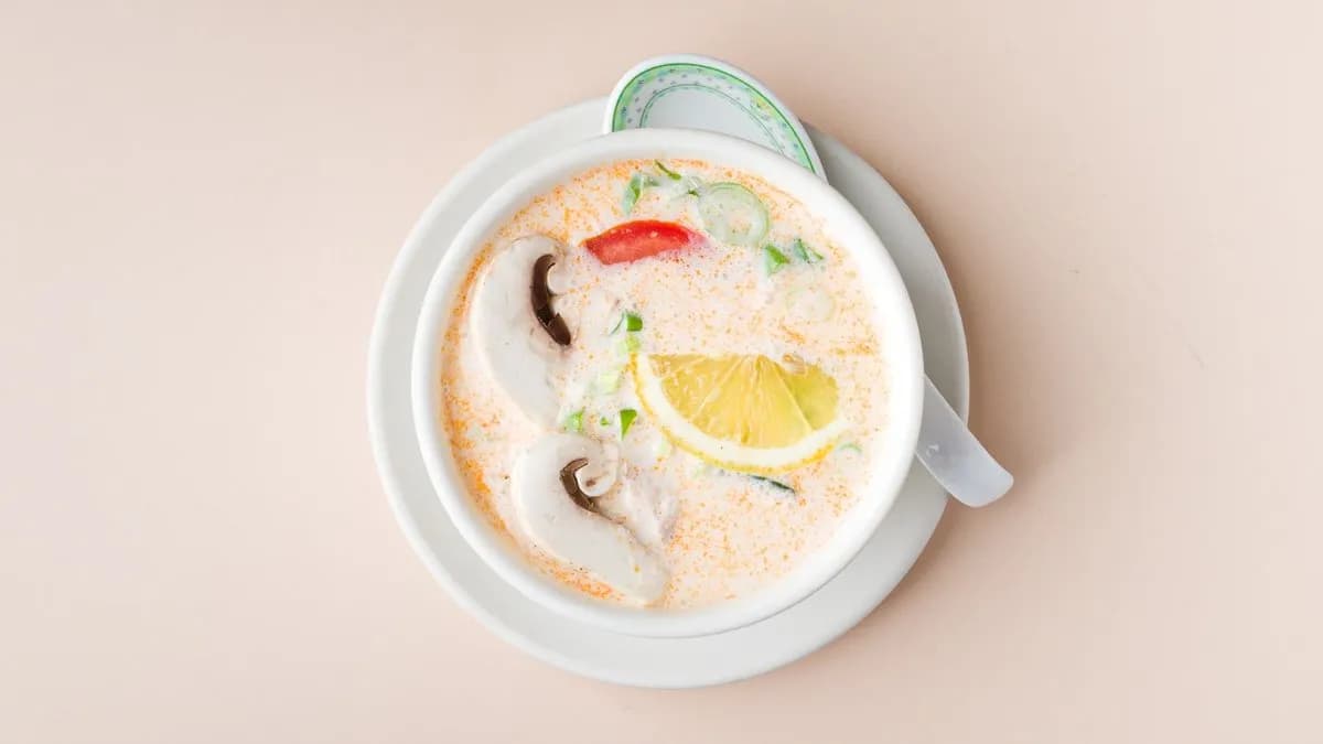 V6. Tom Kha Gung Soup
