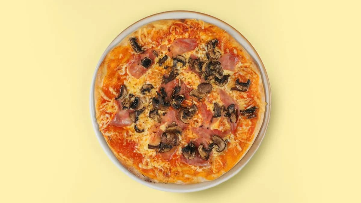 175. Pizza Proscutti e Funghi