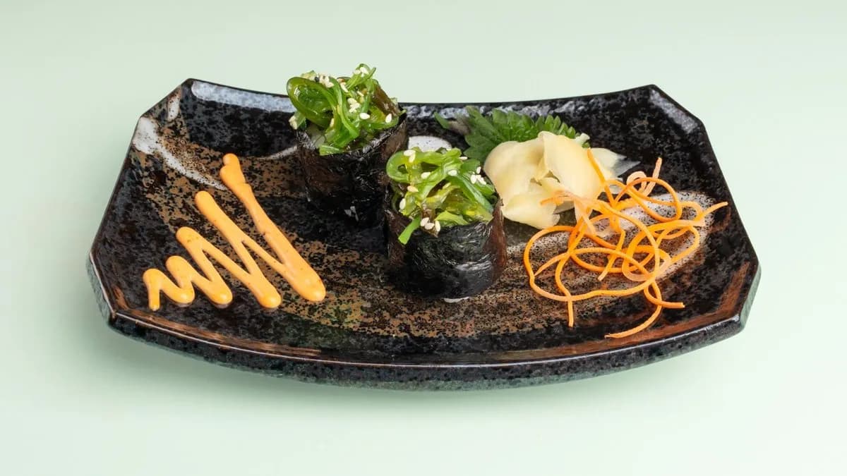 G13. Wakame Nigiri