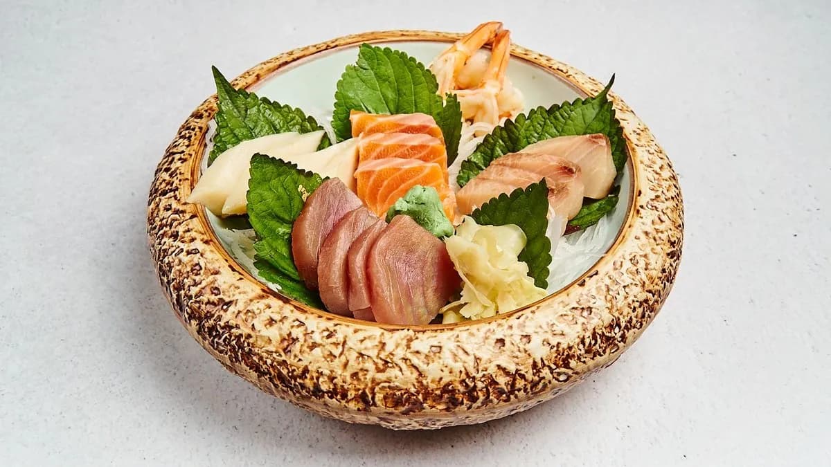 84. Moriawase Sashimi