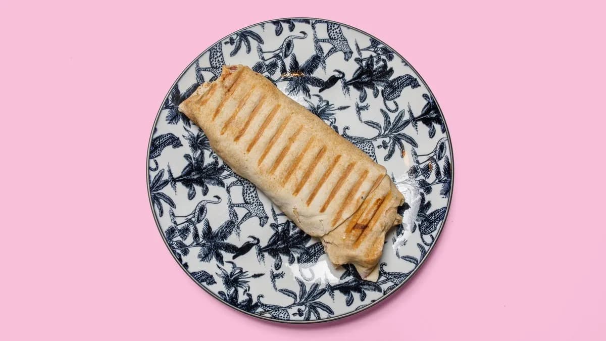 Falafel Makali Halloumi Roll