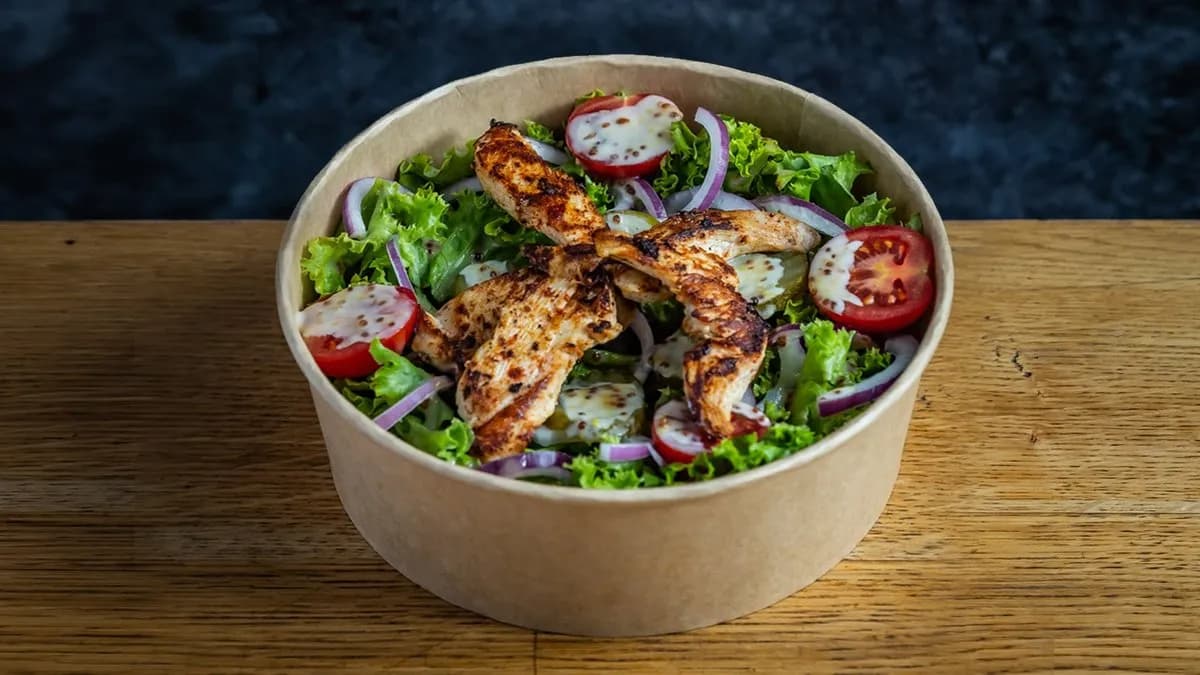 ZING SALÁTA HONEY DIJONI ÖNTETTEL ROSTON CSIRKECSÍKOKKAL