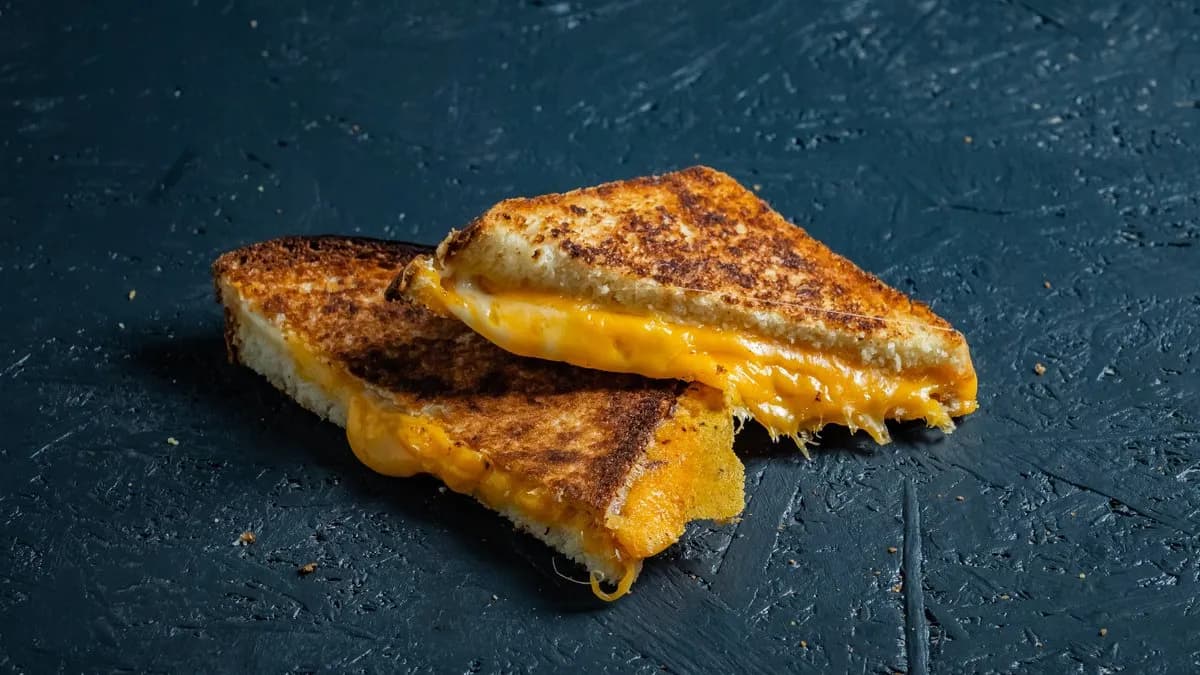 GRILLED CHEESE SANDWICH