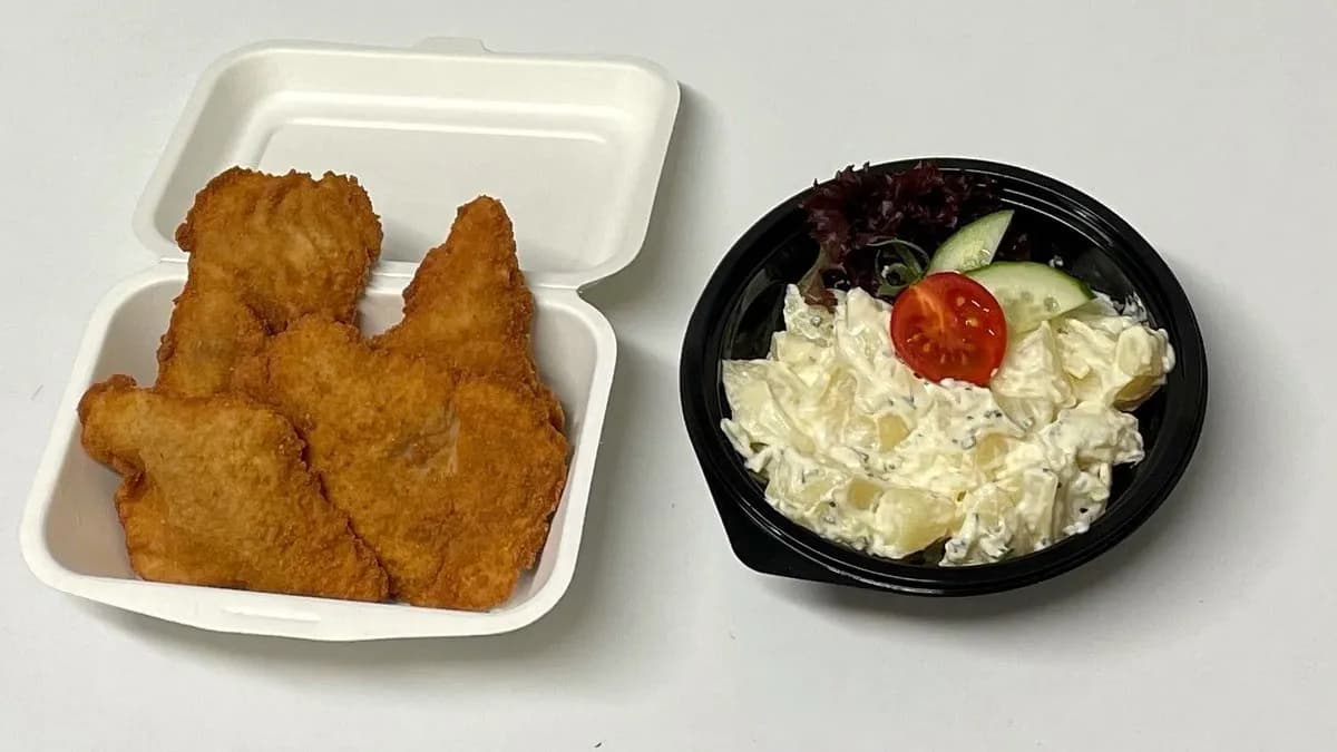 Harcsafilé rántva majonézes burgonyasalátával