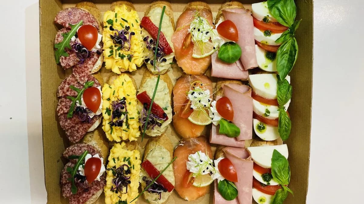 18 db-os szendvics box (24 órás előrendeléssel)