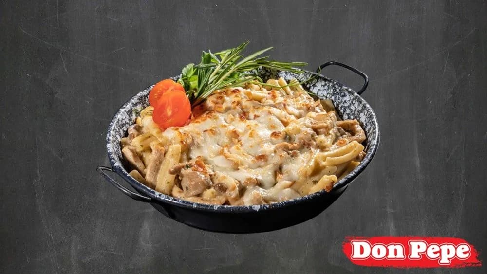 Füstölt sajtos, tejszínes casarecce vargányával és sertés csíkokkal