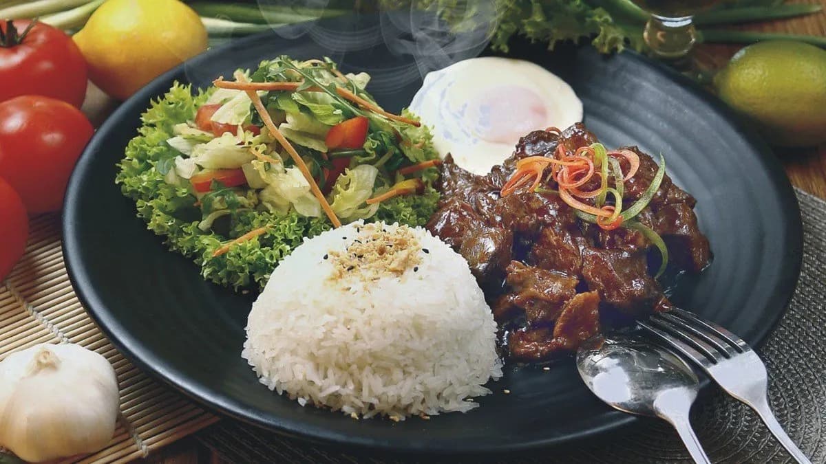 Fried Beef in Red Sauce Rice Bowl B6
