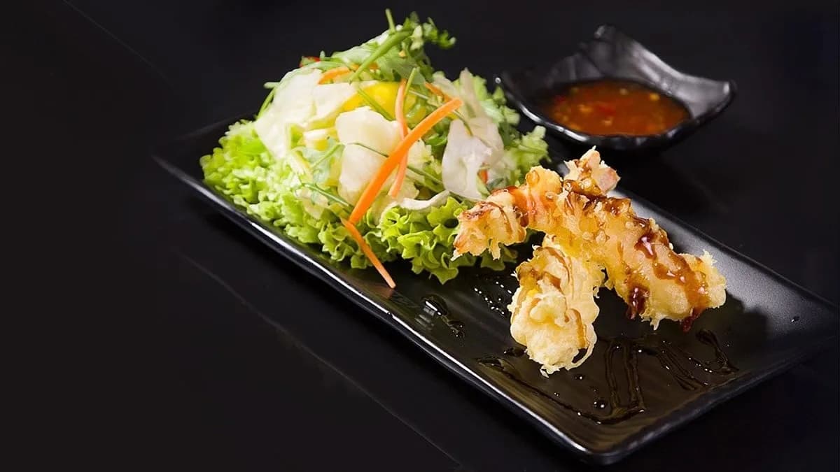 Shrimp tempura with Salad (6pcs) C19