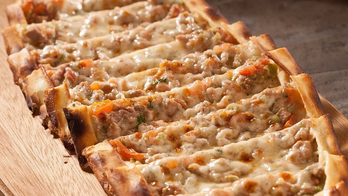 Barany Pide + Salata