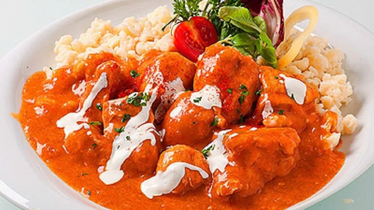 Csirkemell paprikás friss házi galuskával