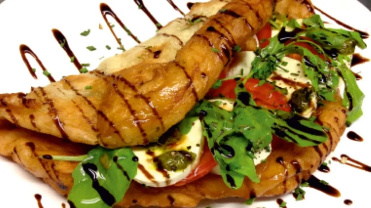 Mozzarella Caprese lángos