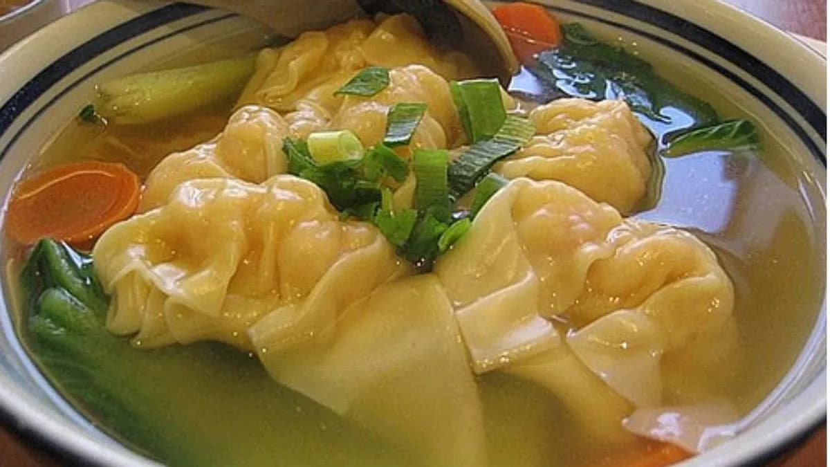 Zöldséges táska leves 4 gombóc (sup ha cao rau)