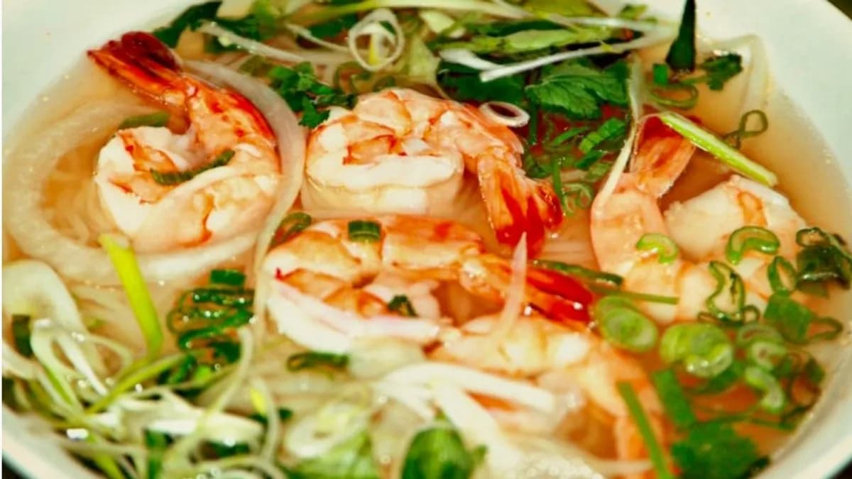 Pho leves rákkal (pho tom)