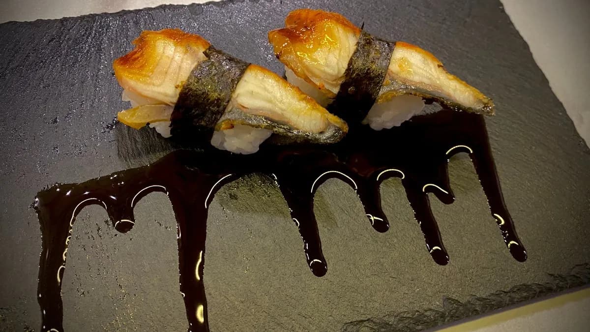 NS4. Unagi Flambé Nigiri