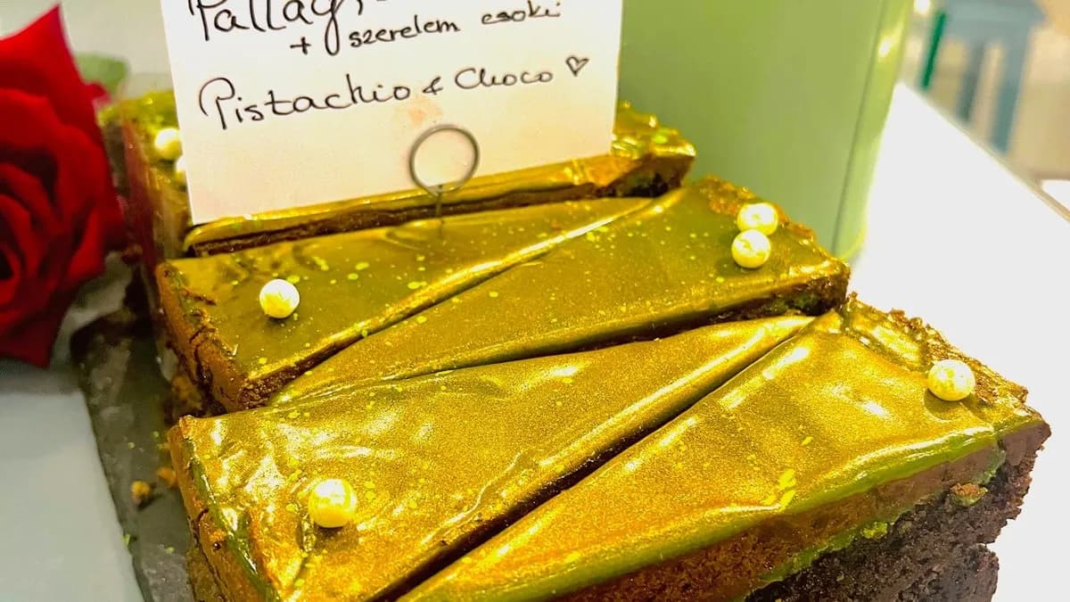 Pallagi Pisztáciás csokitorta szelet