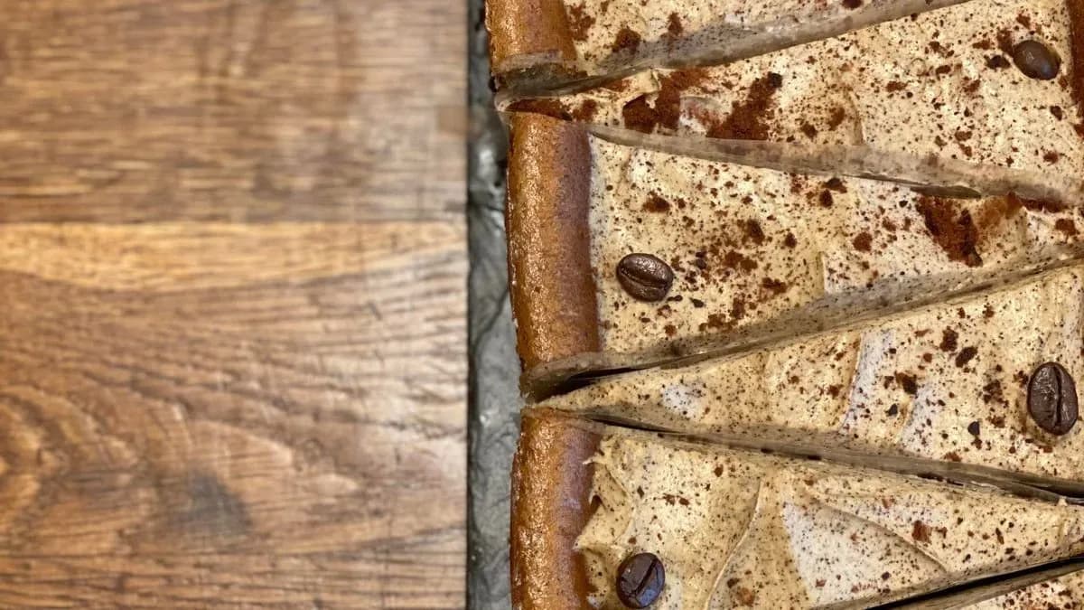 Kávés sajttorta szelet