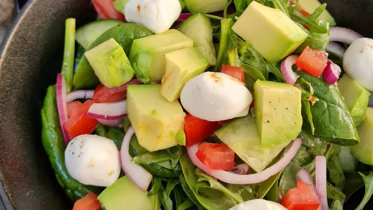 Avocado & Mozzarella Salad