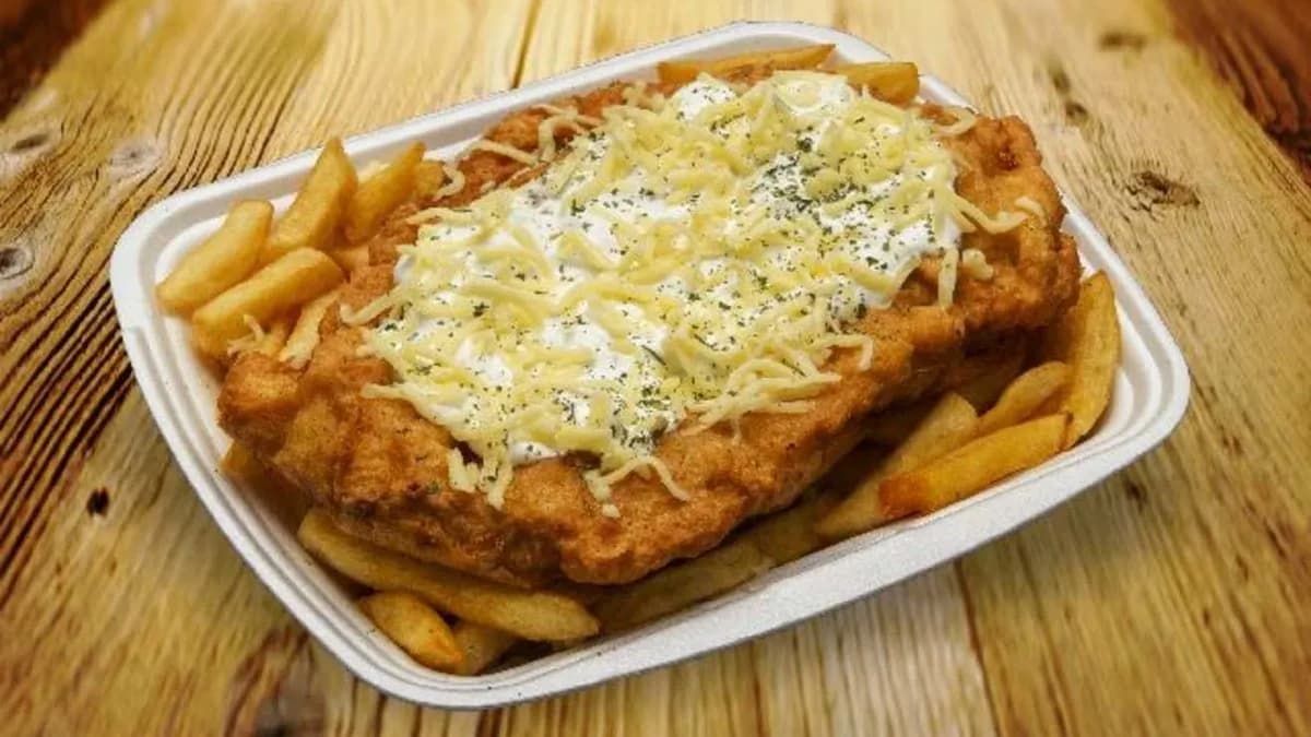 Rántott karaj extra tejföllel és sajttal