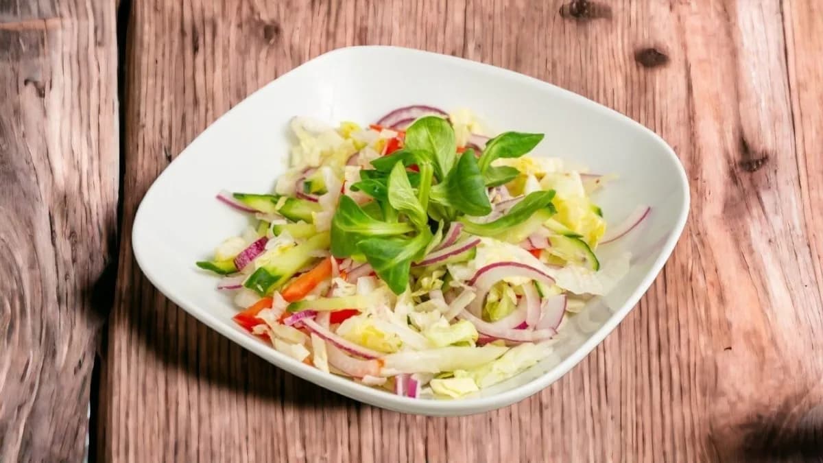 Friss kevert saláta