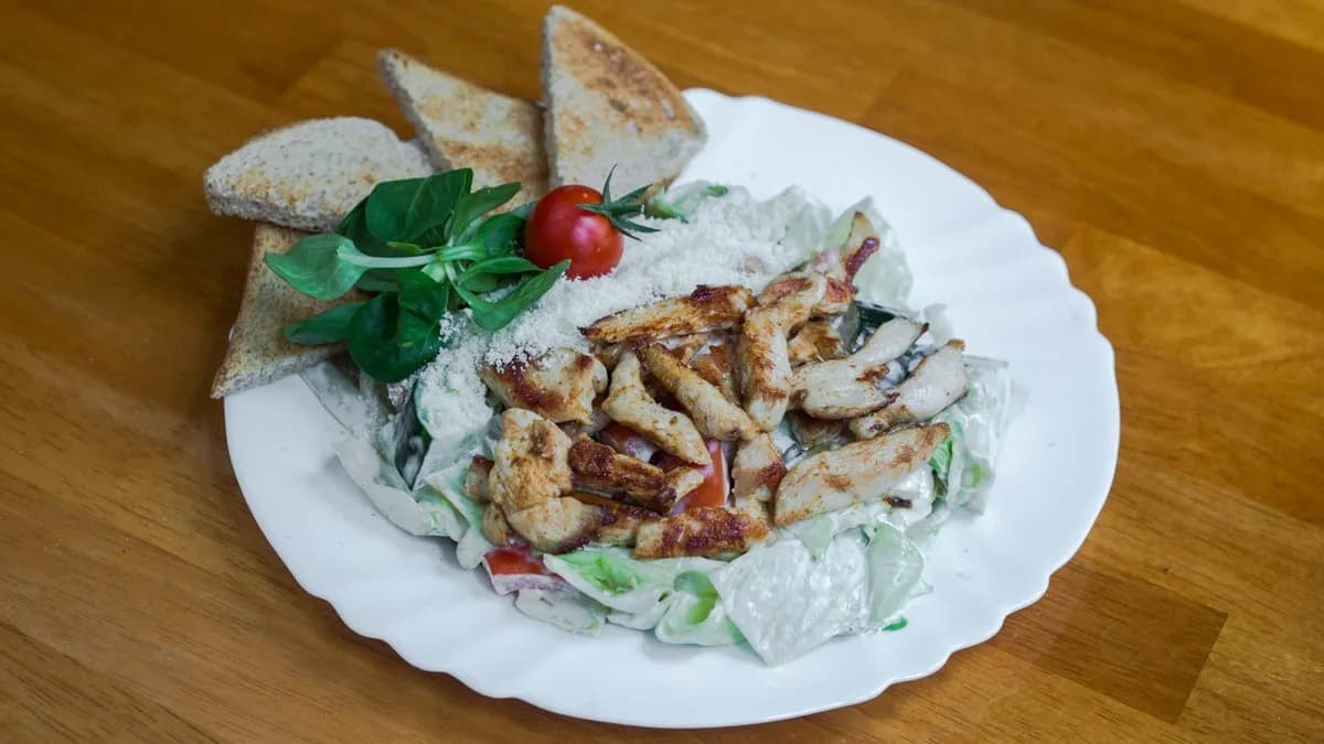 Cézár saláta csirkehússal