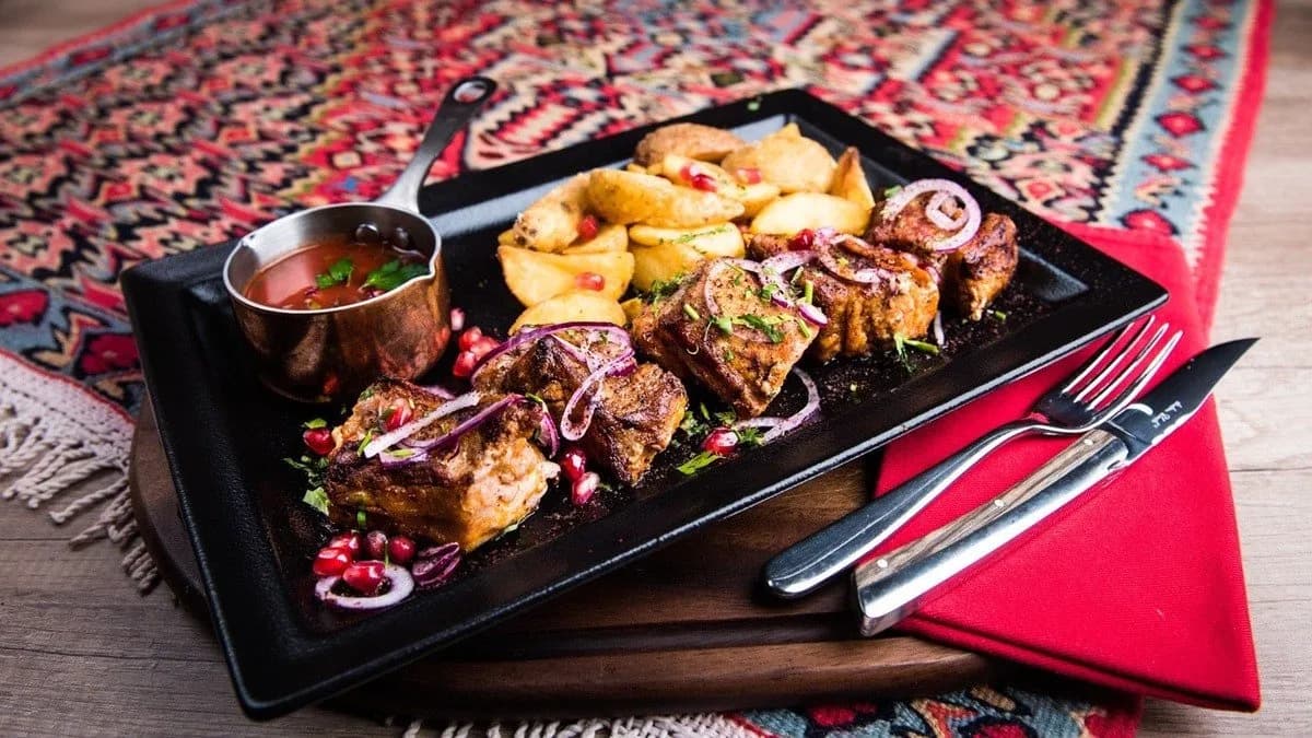 SERTÉS KARAJ Mtsvadi