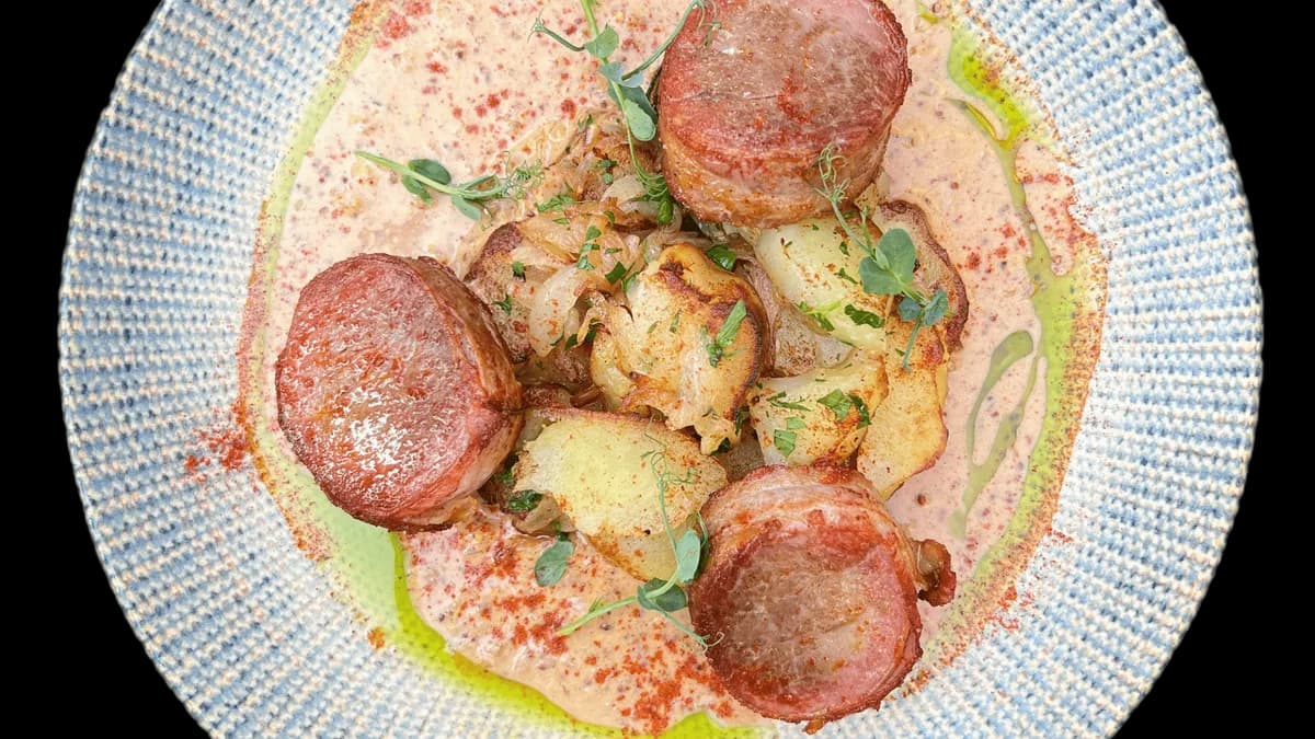 Sült sertésérmék pirított burgonyával