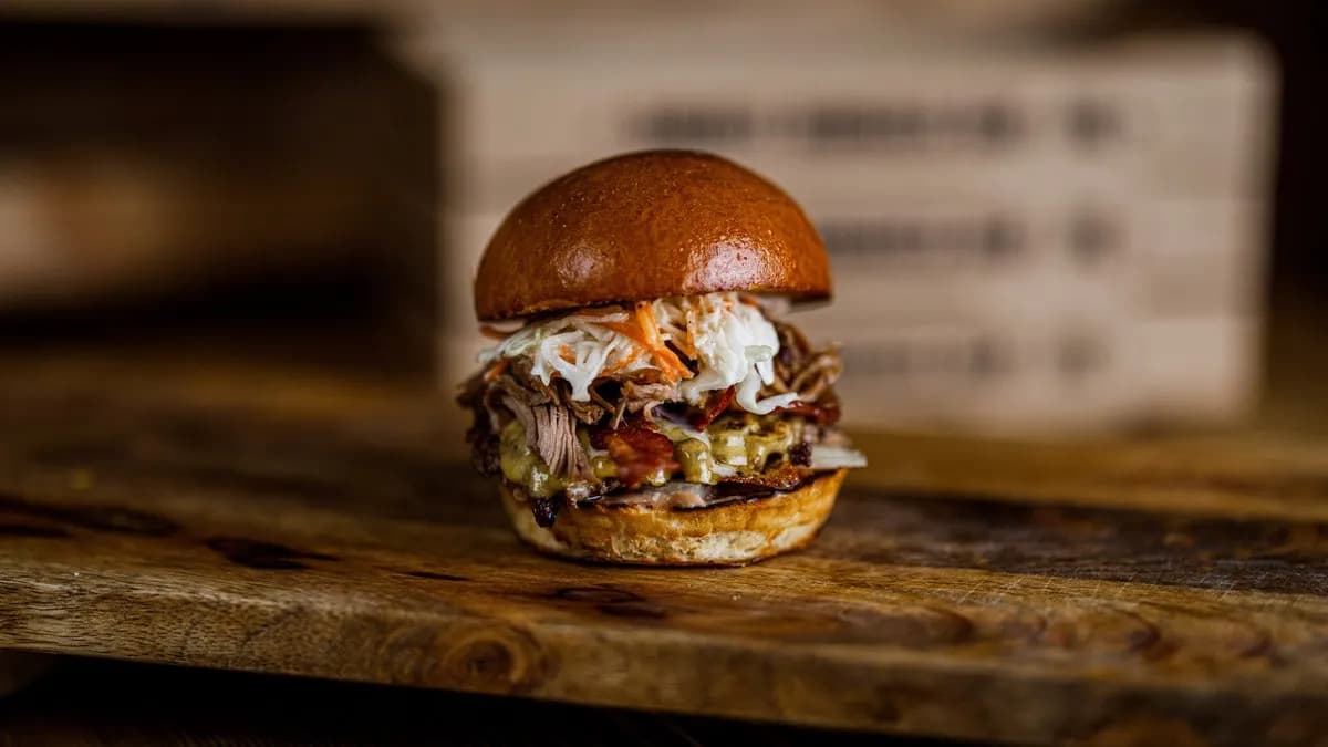 Smashed pulled pork burger