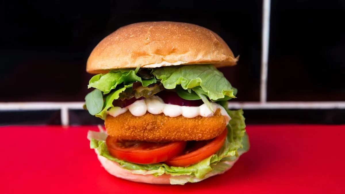 RÁNTOTT SAJTOS VEGABURGER🧀