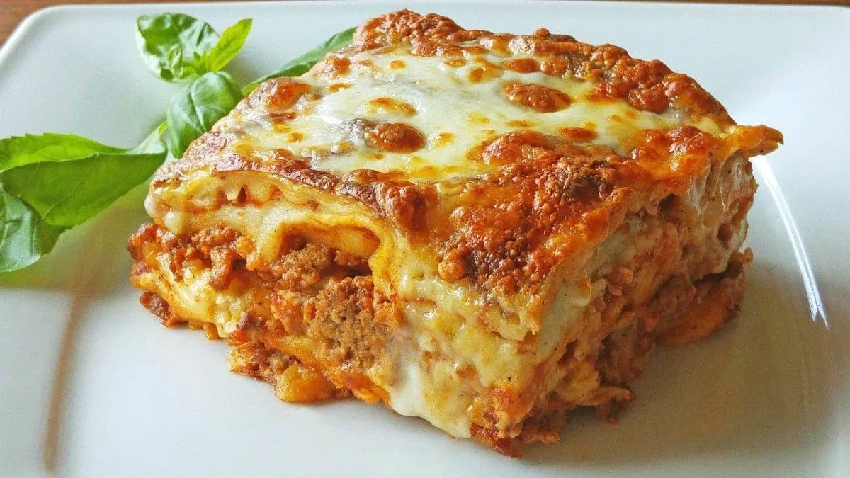 Házi Lasagne húsos paradicsomos raguval