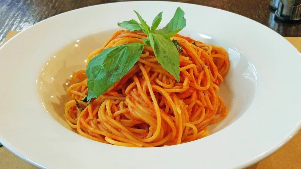Spaghetti al Pomodoro e Basilico