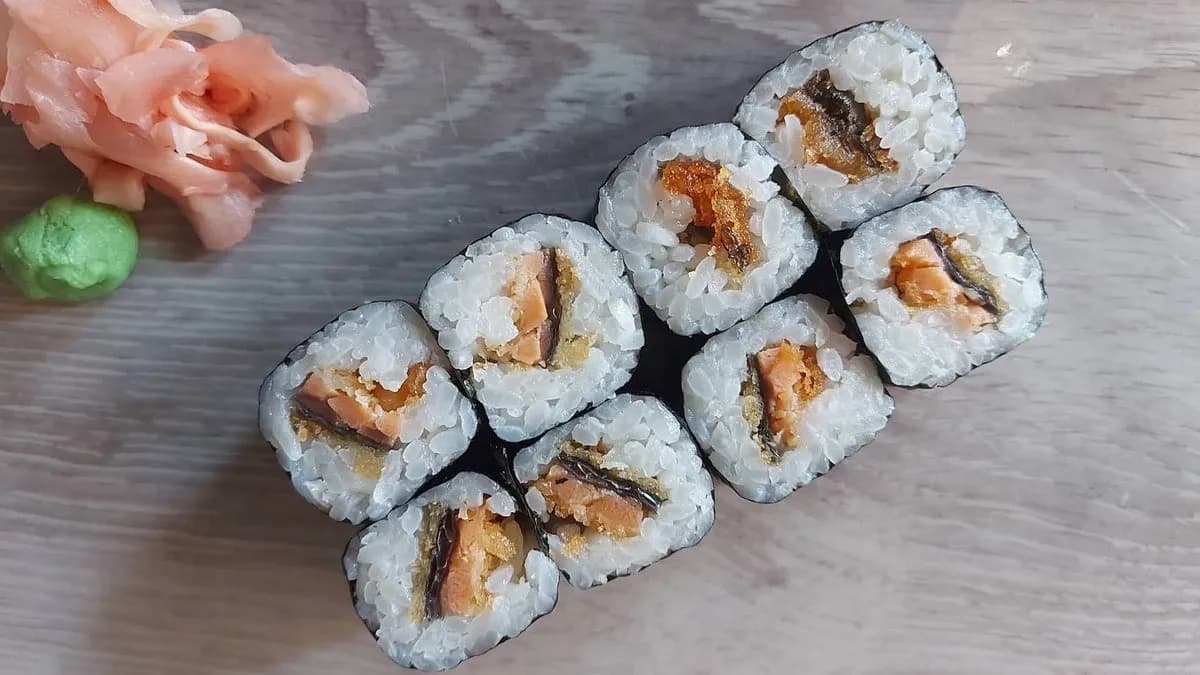 Tempura lazacbőr maki