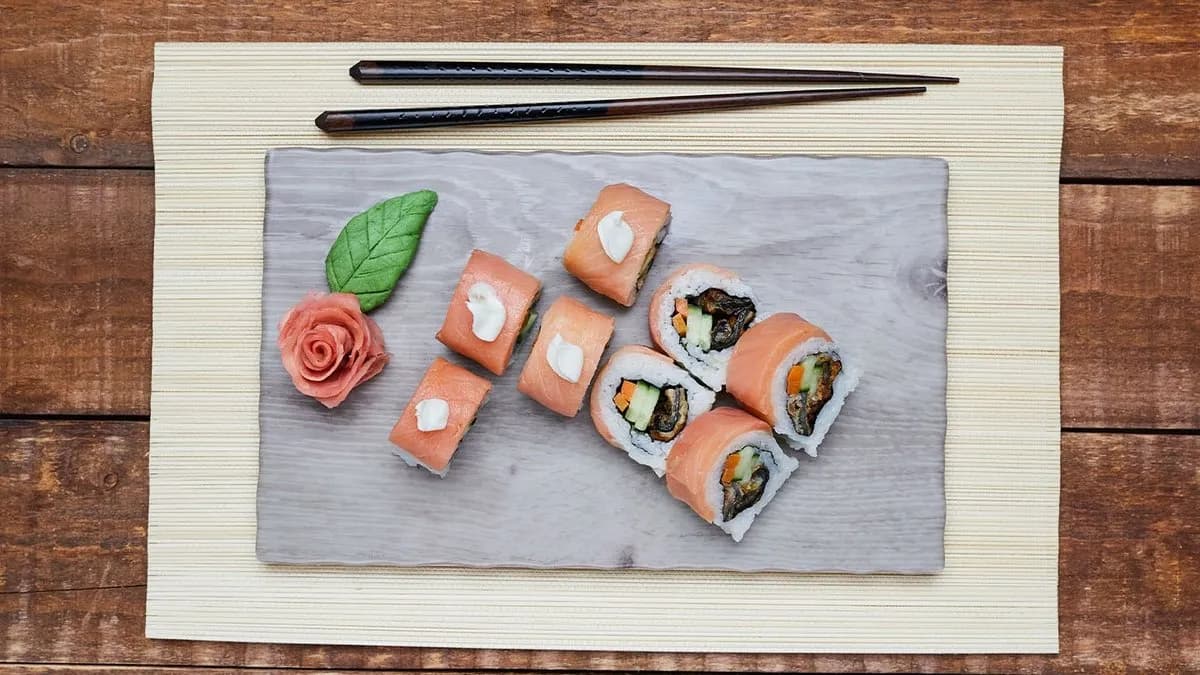 Füstölt lazac roll