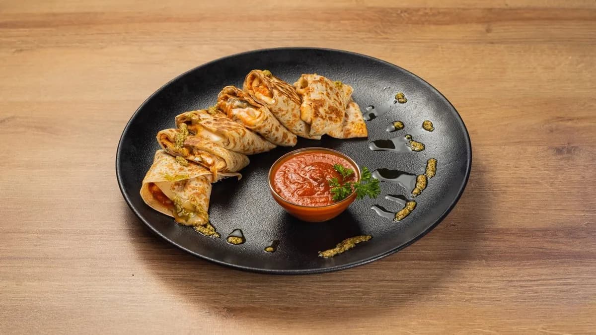 4 sajtos palacsinta, pomodoro mártással