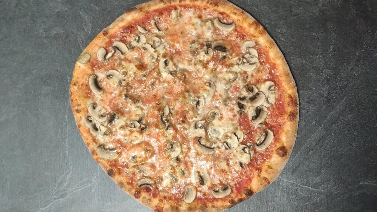 Pizza al Funghi - Gombás