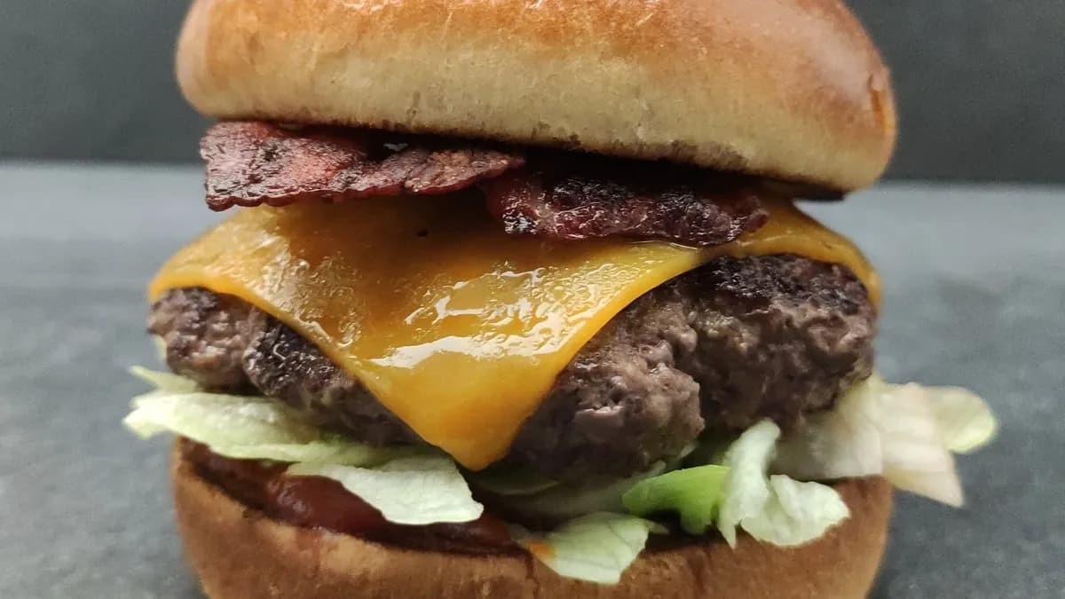 Reale BBQ bacon burger