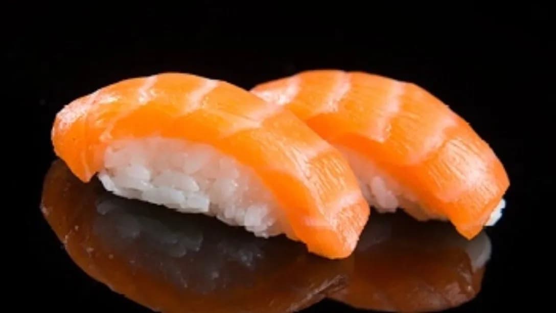 N1. NIGIRI Lazac/ Salmon (2 db)