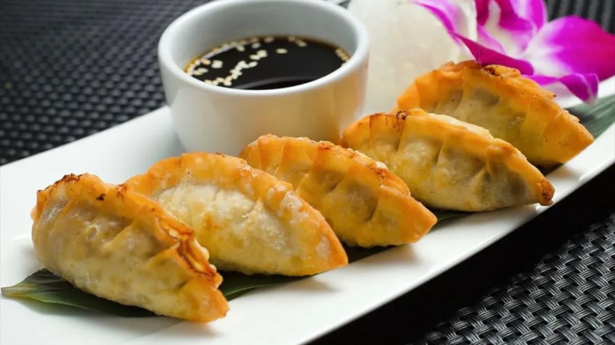 06. Fried Dimsum (5pcs)/ Sült Dimsum (5db)