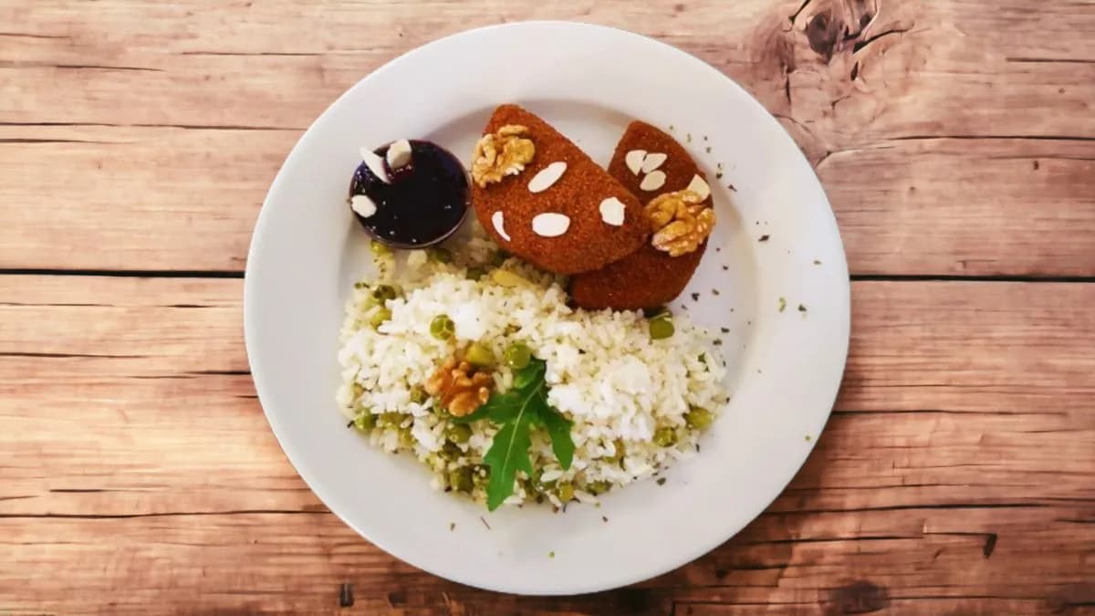 Rántott camambert sajt áfonyával