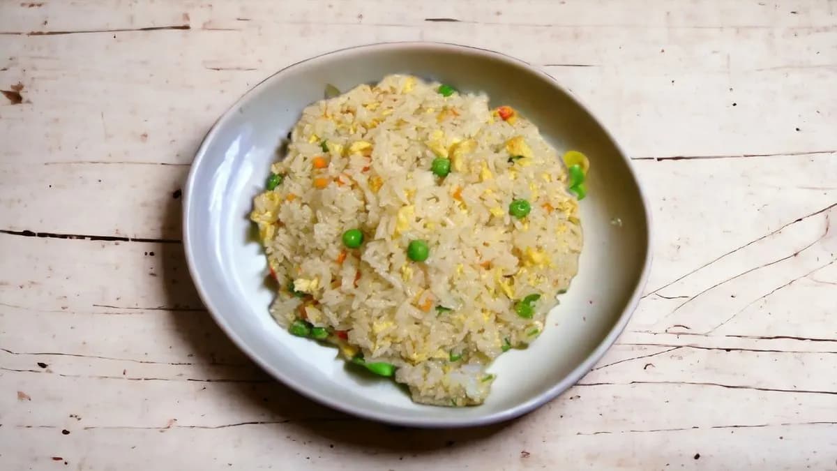 Pirított tojásos rizs